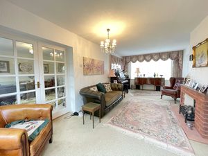 FINCH DRIVE- click for photo gallery